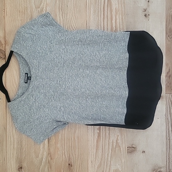 Express Gray Tee with Black Chiffon Like Hem Size XSmall - Picture 1 of 5